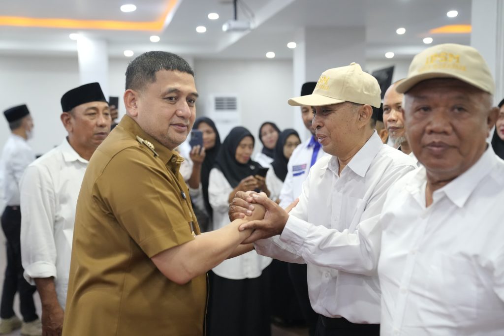 Wali Kota Makassar Lantik Pengurus IPSM, Tegaskan Pentingnya Kolaborasi Atasi Persoalan Sosial