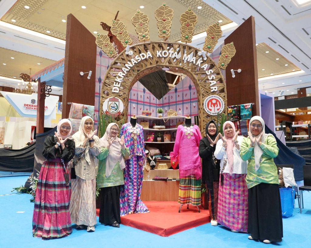 Produk Binaan Dekranasda Makassar Laris Manis di INACRAFT, Catat Penjualan Rp75 Juta