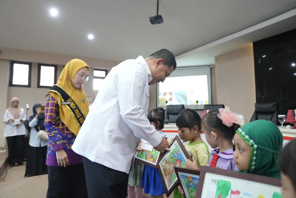 Usai Beri Apresiasi Lomba Mewarnai, Munafri Ingin Pajang Karya Anak PAUD di Ruang Kerjanya