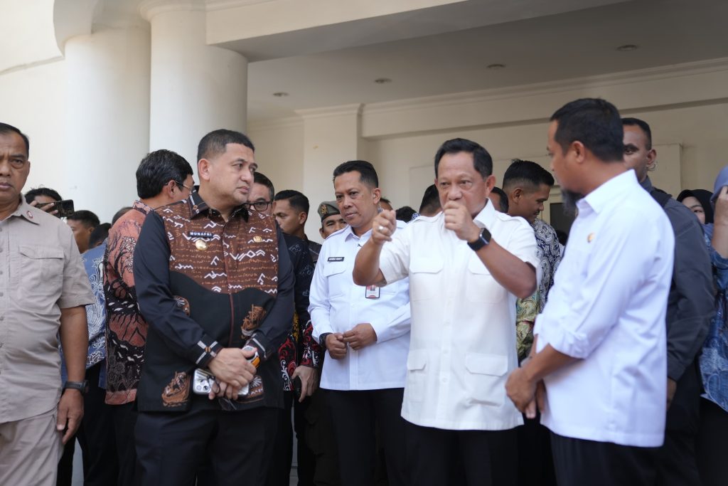 Munafri Arifuddin Ikuti Pengarahan Mendagri Bersama Gubernur dan Kepala Daerah se-Sulsel