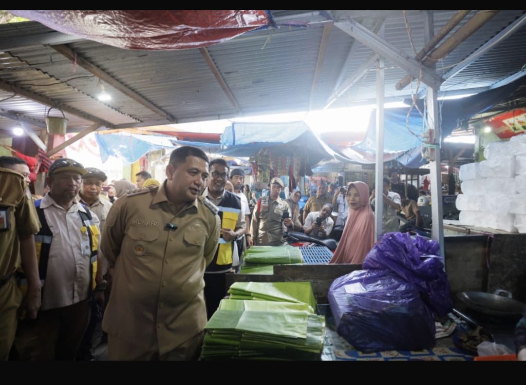 Munafri Pastikan Harga Pangan Terkendali di Pasar Makassar