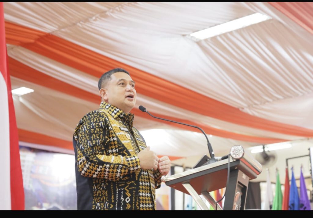 Wali Kota Munafri, Motivasi Ribuan Wisudawan UNM