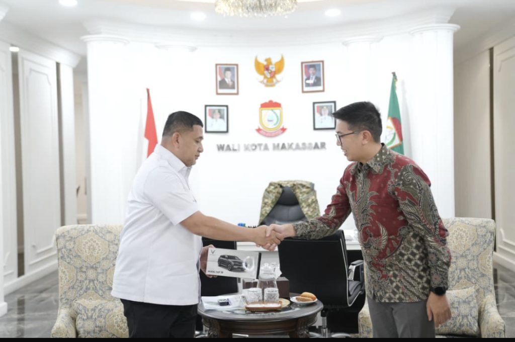 Munafri Dukung Kehadiran Transportasi Listrik di Makassar dan Tekankan Pemberdayaan Sopir Lokal