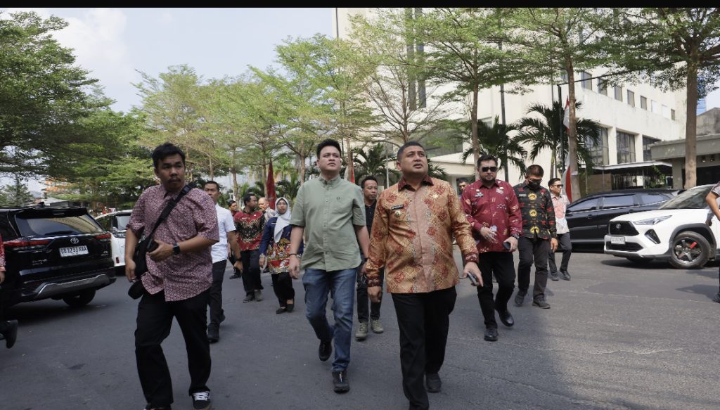 Sidak Kabel Fiber Optik yang semrawut, Munafri Ultimatum Penyedia Layanan Internet Tanpa Izin
