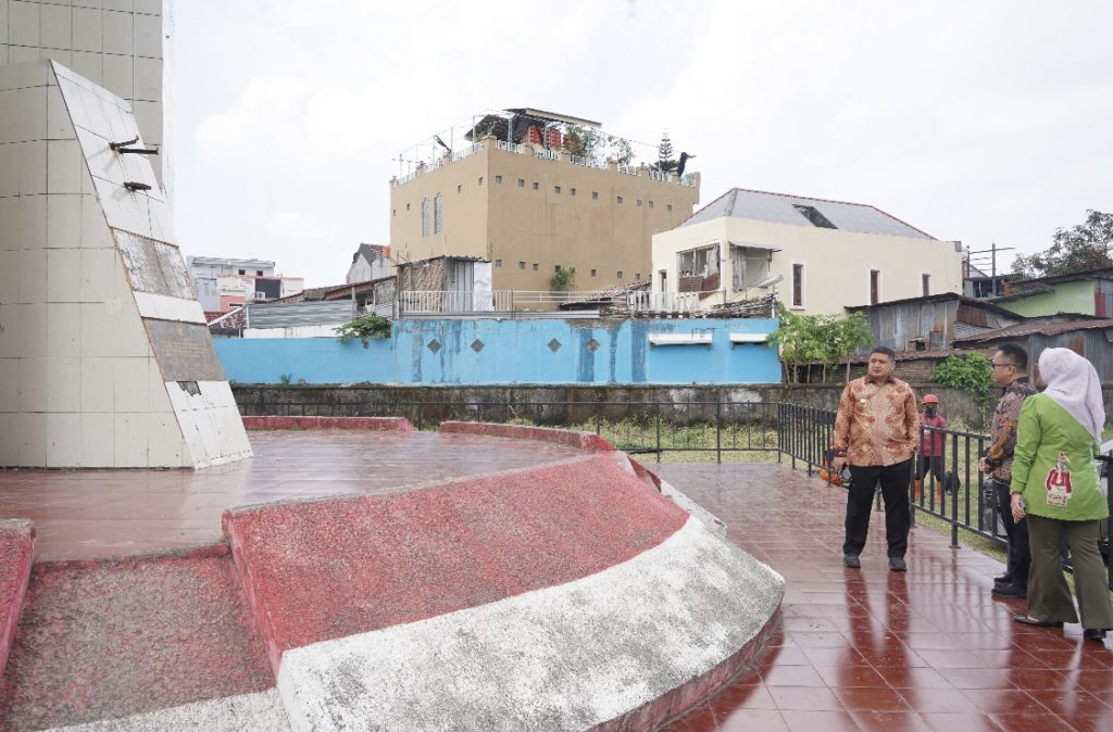 Prihatin, Munafri Perintahkan SKPD Renovasi Monumen Emmy Saelan