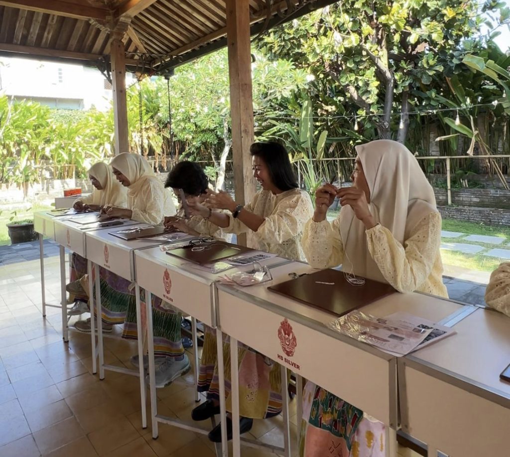 Ikuti Silversmith Workshop, Dekranasda Dorong Pengembangan Kerajinan Perak di Makassar