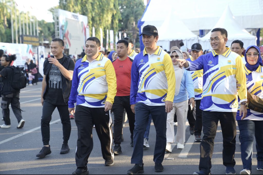Bersama Ketua TP PKK, Wali Kota Munafri Lepas Peserta Jalan Santai Harganas ke-32 Tingkat Sulsel