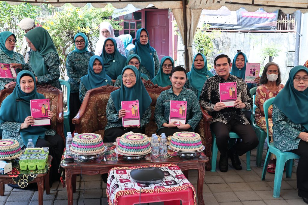 Ketua PKK Makassar Ikuti Launching Gerakan Membaca Buku KIA Oleh TP PKK Sulsel dan IDAI