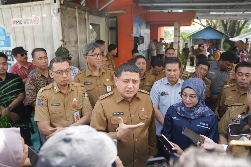 Wali Kota Munafri Kawal Penyaluran Beras Bantuan Pusat ke Warga Makassar
