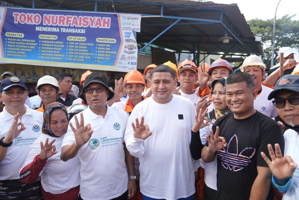 Hari Lingkungan Hidup Sedunia: Munafri Pimpin Aksi Bersih Kanal Jongaya dan Pasar Pabaeng-Baeng