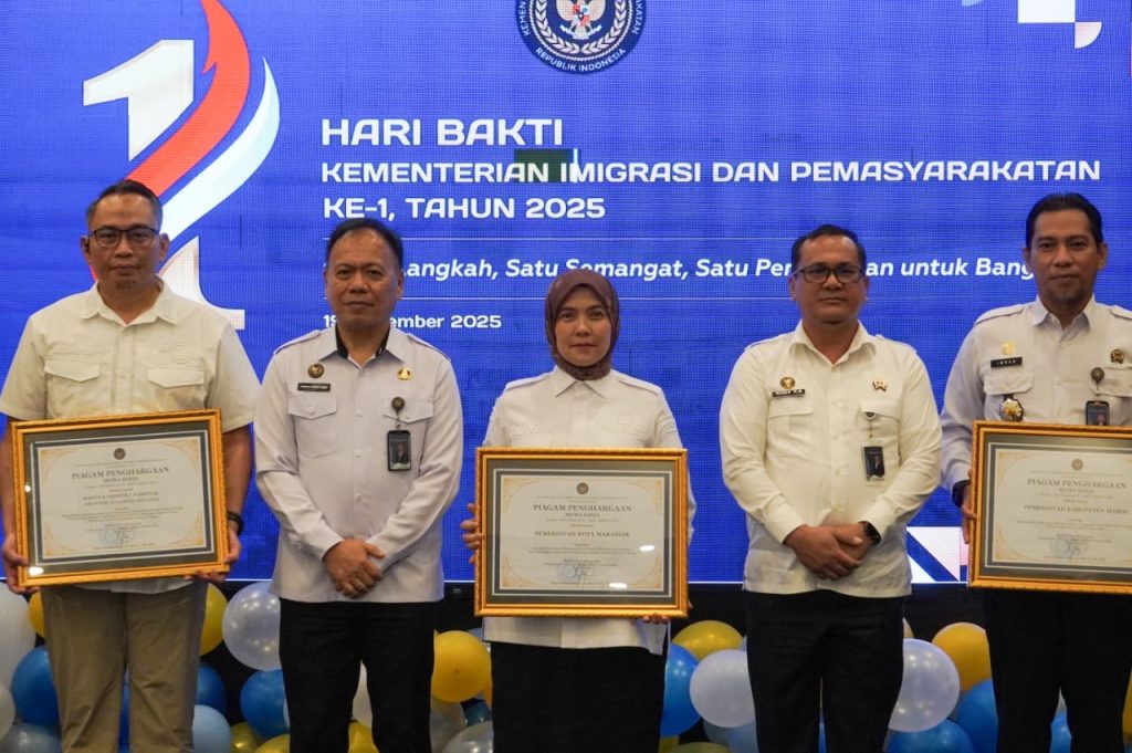 Pemkot Makassar Terima Penghargaan Kemenimipas, Tegaskan Komitmen Makassar dalam Pembinaan Warga Binaan