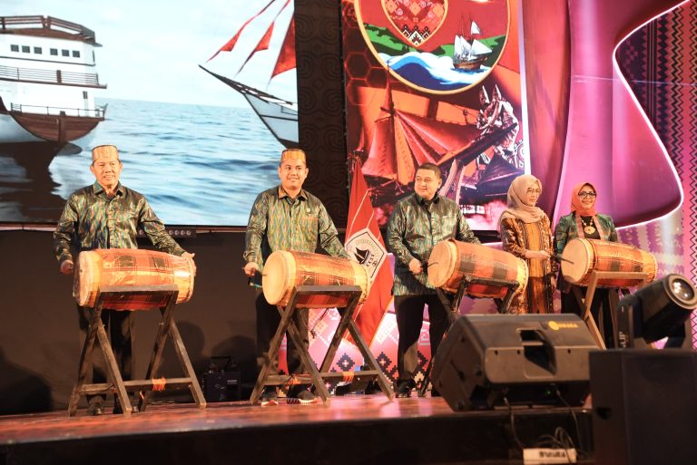 Wali Kota dan Wakil Wali Kota Makassar Kompak Hadiri Pembukaan PSBM-KKSS Bersama Tokoh Nasional
