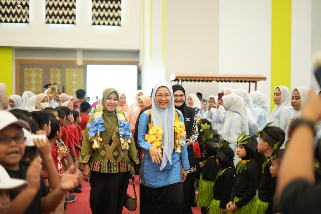 Melinda Aksa Hadiri Milad ke-23 Yayasan Rahmatul Asri, Tekankan Pentingnya Kolaborasi Orang Tua dan Sekolah