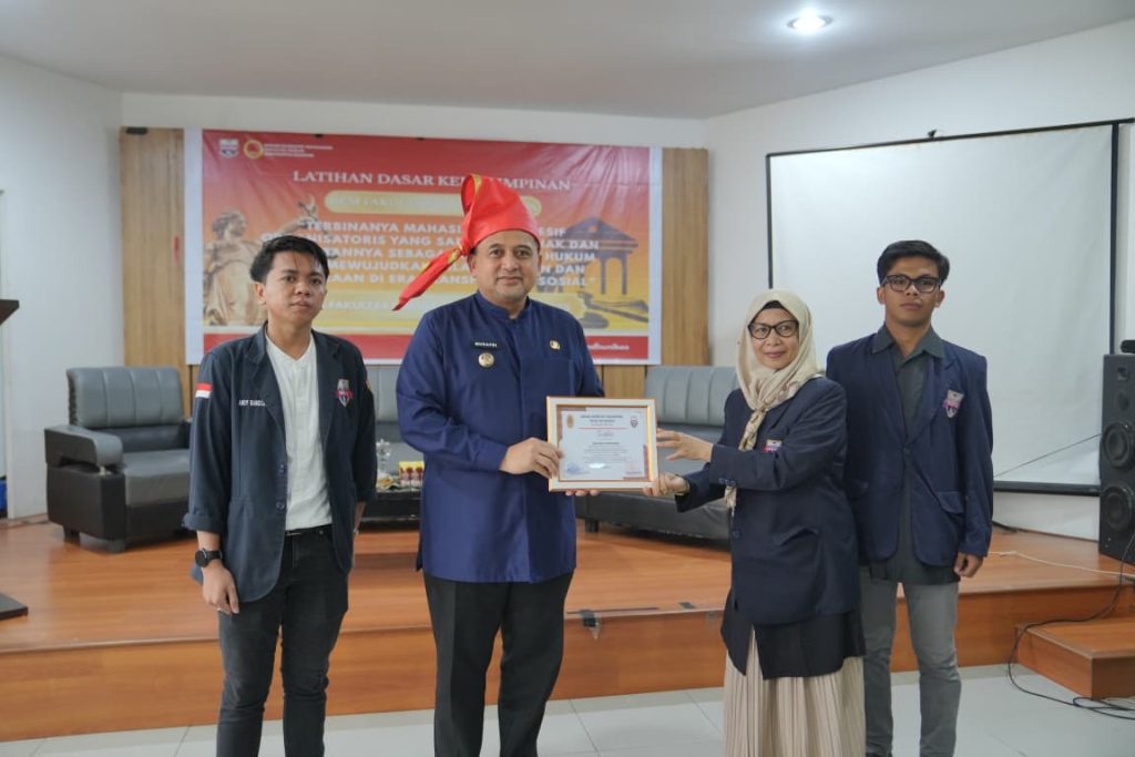 Dari Radio hingga Balai Kota, Kisah Perjalanan Munafri yang Menginspirasi Mahasiswa Hukum