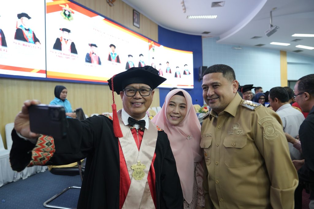 Wali Kota Munafri Hadiri Pidato dan Ucapkan Selamat Pengukuhan Professor Amir Ilyas