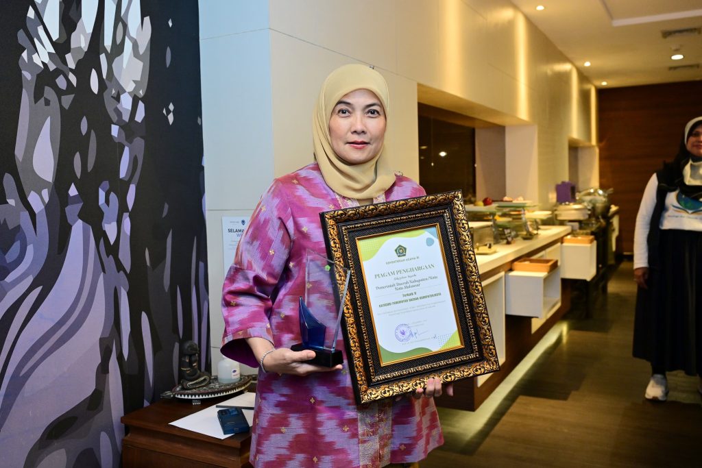Kembali Berprestasi! Makassar Diganjar Tanda Cinta PAI 2025, Bukti Dedikasi pada Pendidikan Agama Islam