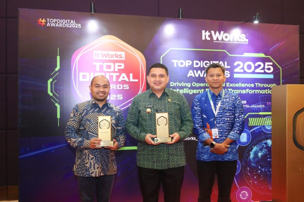 Kepemimpinan Munafri Antar Makassar Menjadi Kota Raih Golden Trophy Nasional