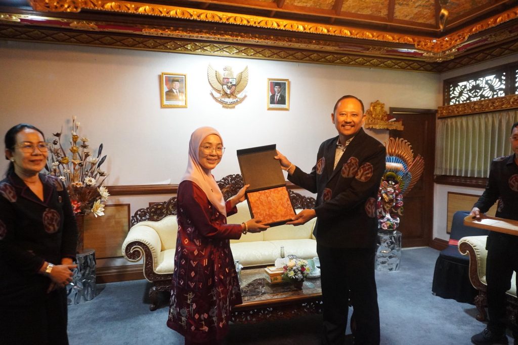 Melinda Aksa Kunjungi IKM Bali Bangkit: Belajar, Berkolaborasi, dan Membawa Pulang Inspirasi Baru