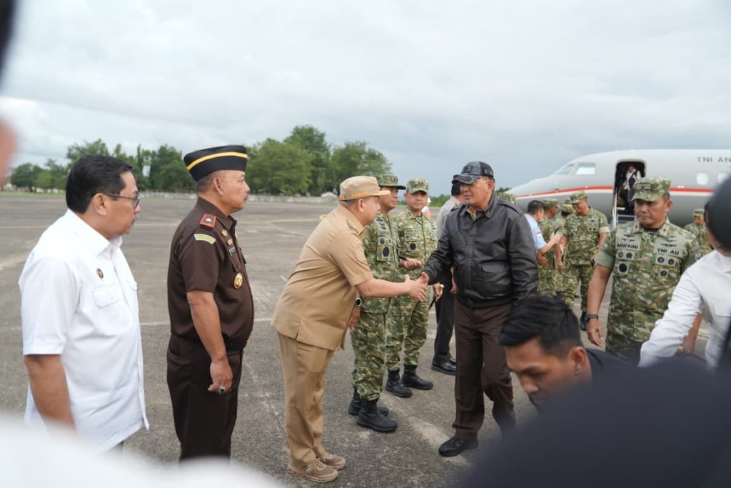 Menhan RI Tiba di Makassar untuk Ziarah, Disambut Langsung Wali Kota Munafri