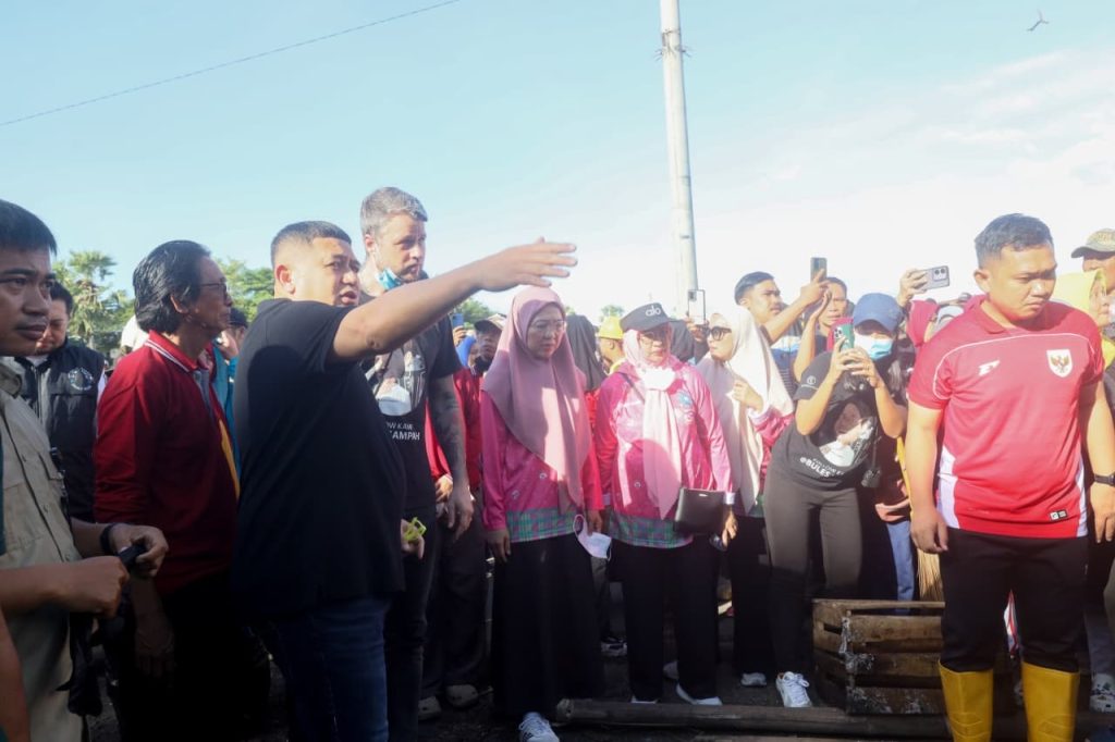 Pemkot Makasssr Libatkan Seluruh SKPD dan Satgas Bersihkan Kanal Pasar Terong & Jalan Sawi