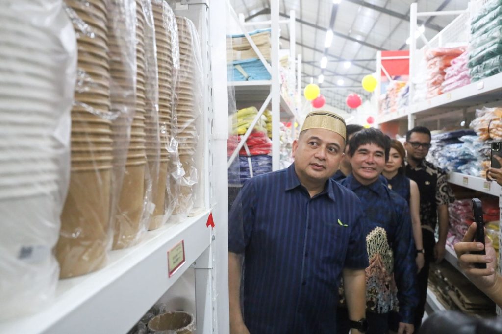 RJ Toserba Resmi Dibuka, Wali Kota Appi Minta Manajemen Prioritaskan Produk UMKM Lokal