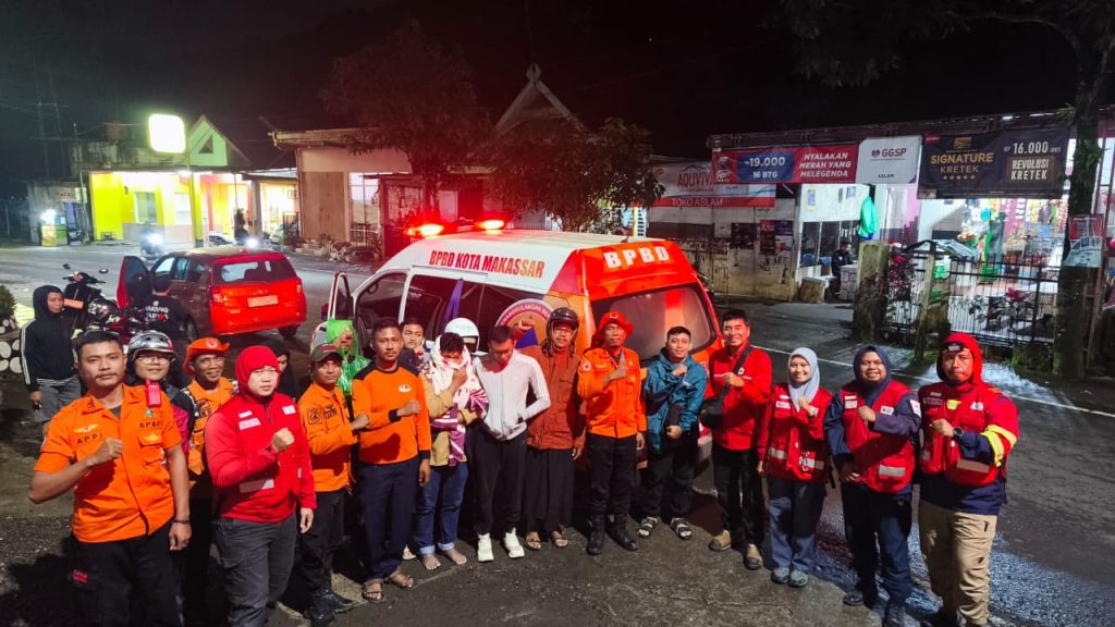 BPBD Makassar Bergerak Cepat Evakuasi 13 Warga di Sungai Jeneberang