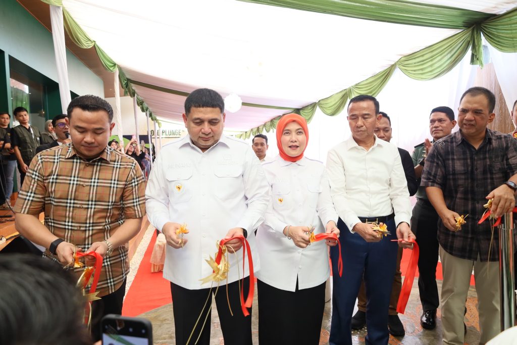 Munafri-Aliyah Resmikan dan Apresiasi Rebound Padel, Buka Peluang Kerja dan Tingkatkan PAD