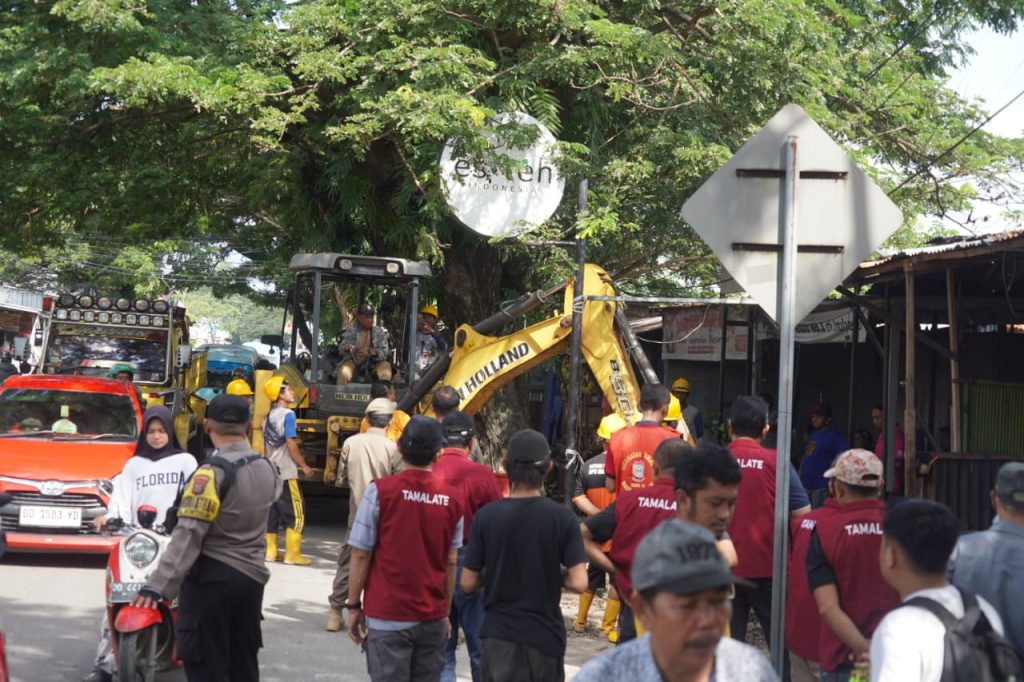 Lapak Puluhan di Tamalate Direlokasi: Berjalan Kondusif, Camat Ungkap Dugaan Praktik Sewa Ilegal