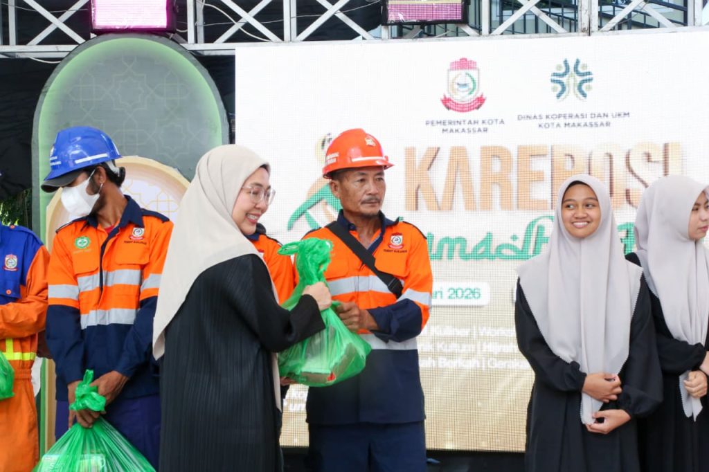 Melinda Aksa Salurkan Ratusan Paket Sembako untuk Satgas dan Panti Asuhan di Karebosi Ramadan Fair