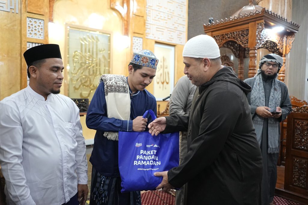 Lewat Salat Subuh, Wali Kota Makassar Rajut Sinergi dengan Masyarakat