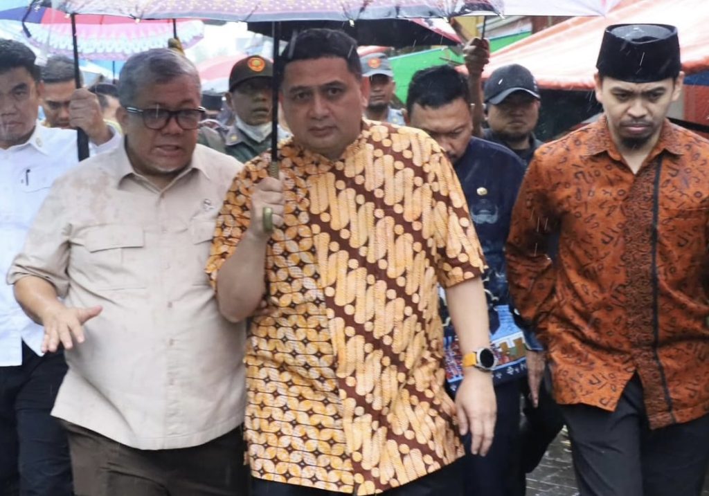 Wali Kota Makassar Dampingi Wamen PKP Tinjau Kawasan Kumuh di Tallo