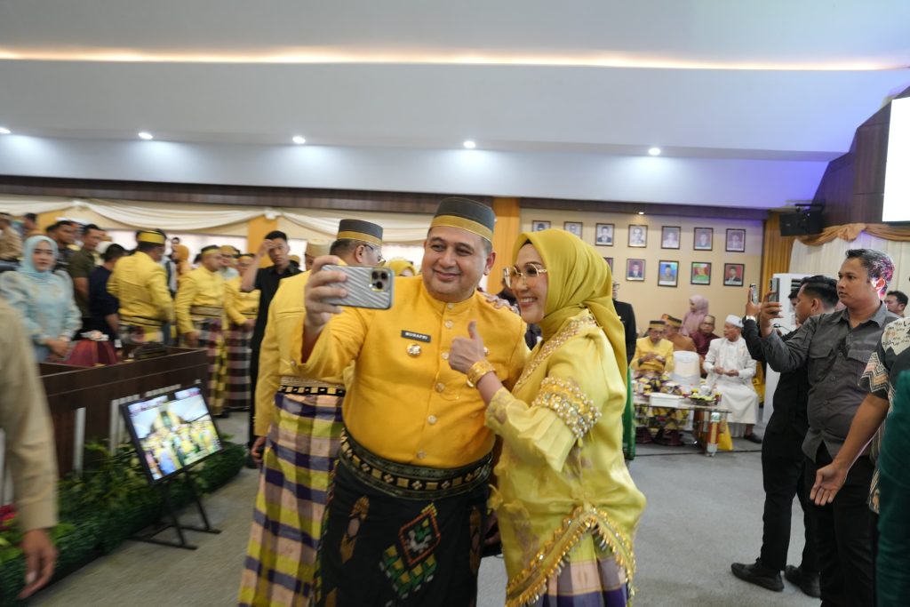 Munafri Perkuat Sinergi Daerah, Hadiri Puncak HUT ke-66 Barru dan Borong Produk UMKM Lokal