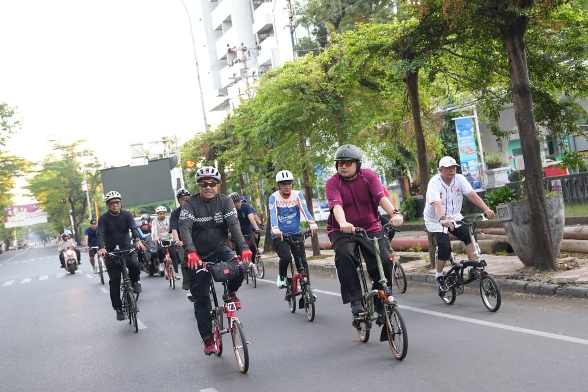 Isi WFH Wali Kota Makassar Gowes Bareng SKPD Pantau “Jumat Bersih”