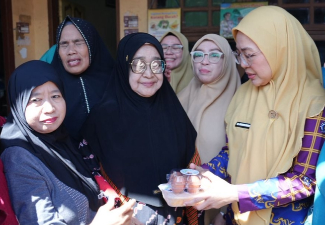 Melinda Aksa Tinjau Posyandu ICD Nusa Indah, Tekankan Pentingnya Gizi dan Layanan Dasar Keluarga