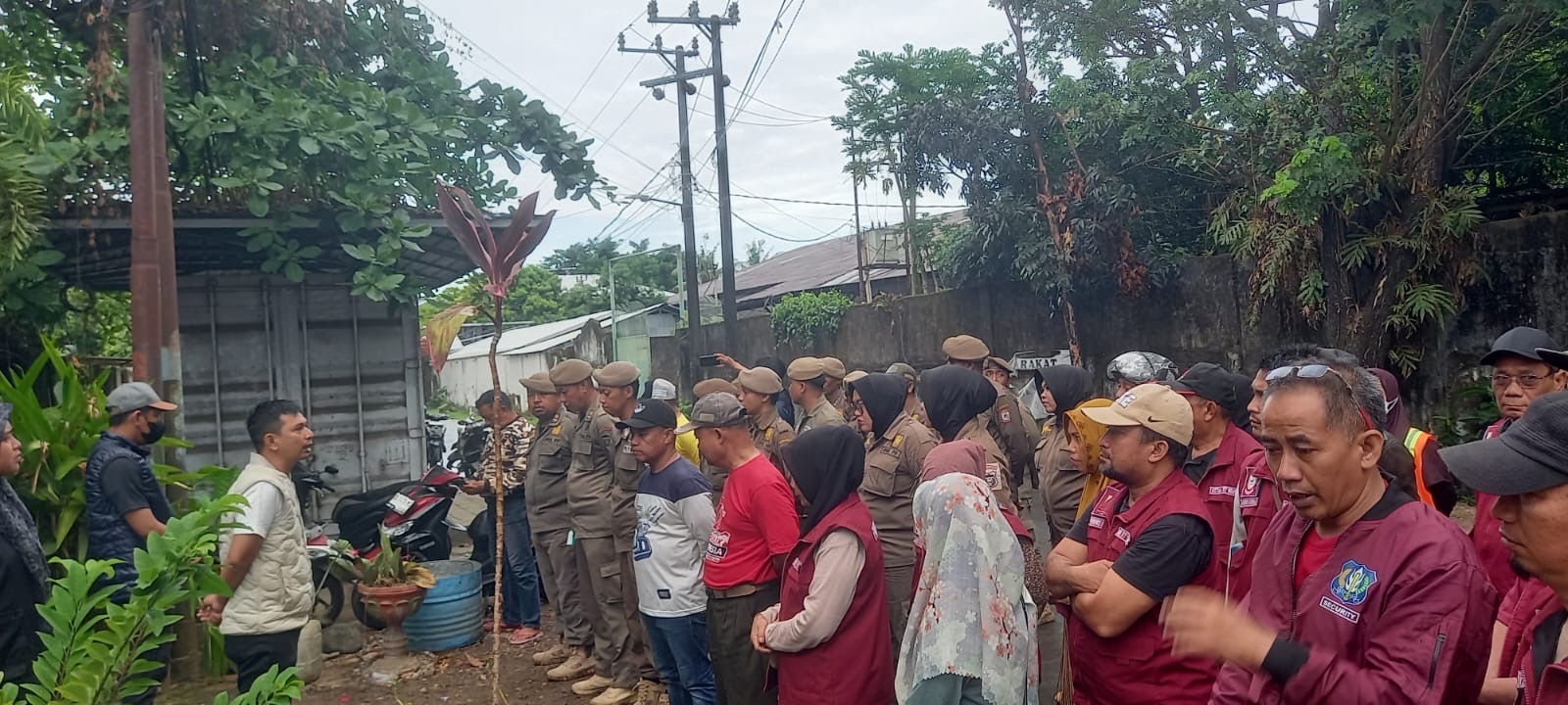 Pendekatan Humanis Berbuah Hasil, 16 PKL di Barawajah Bongkar Mandiri