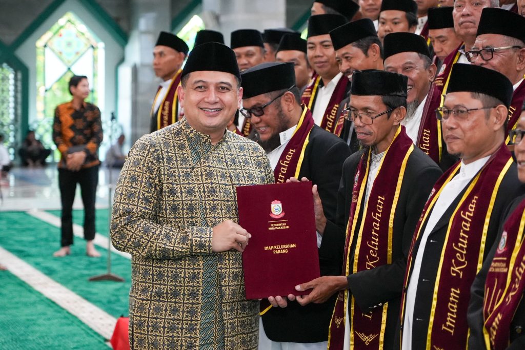 Munafri Lantik 153 Imam Kelurahan, Akan Dapat Insentif dan Perlindungan BPJS Ketenagakerjaan