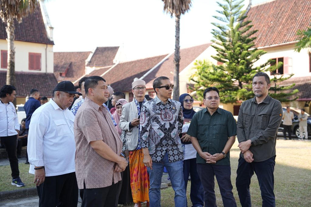 Munafri Dampingi Fadly Zon Tinjau Benteng Rotterdam Persiapan Revitalisasi