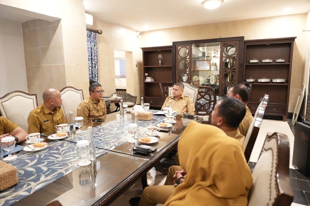 Wali Kota Makassar Pimpin Rakor Bersama Dinsos Matangkan Implementasi Piloting Digitalisasi Bantuan Sosial