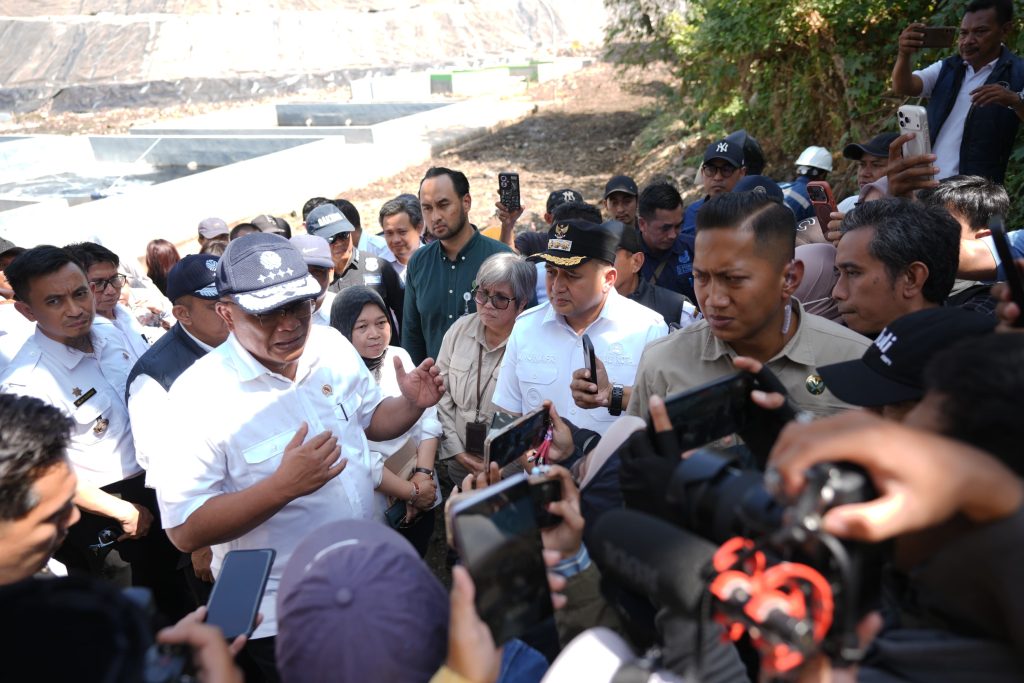 Menteri LH Dukung Kebijakan Wali Kota Makassar Pilah Sampah dari Rumah