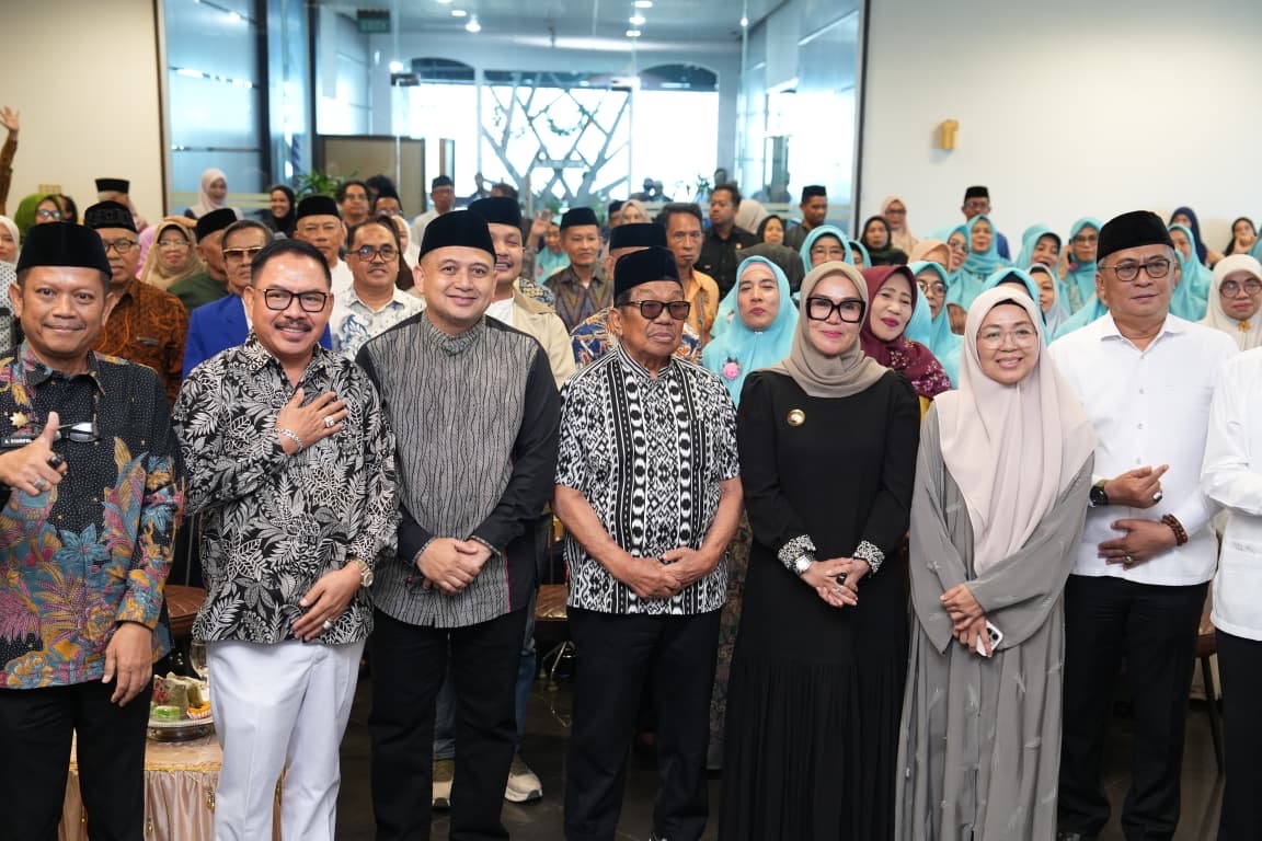 Munafri-Melinda Hadiri Maulid KKDB, Perkuat Silaturahmi Warga Barru di Makassar