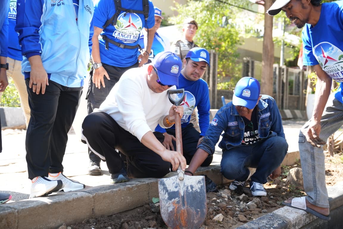 Gerakan Indonesia Asri di Pantai Losari, Appi: Menanam Pohon adalah Menanam Harapan untuk Makassar